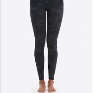 SPANX Seamless Look at Me Now Leggings